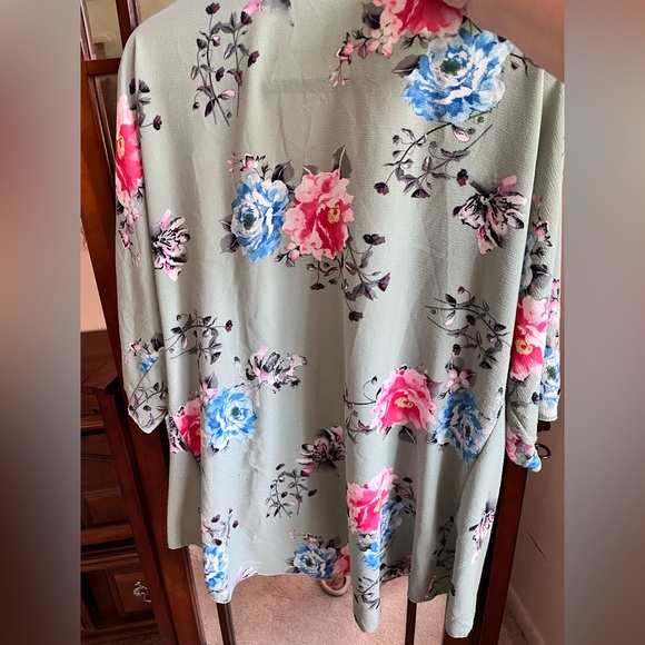 Lovely J Boho Mint High Low Kimono - Picture 3 of 4